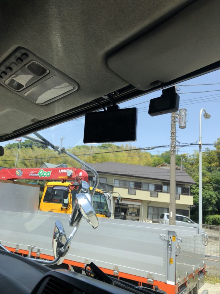 取り付け事例 ミキサー車にドラレコとバックカメラ 神奈川県 クライム株式会社